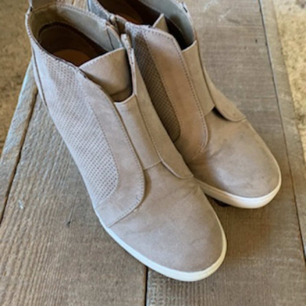 Suede ankle sneaker ‘bootie’